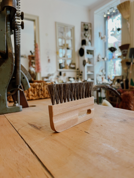 Taschen-Kleiderbürste schmal / rein Rosshaar, lackiert